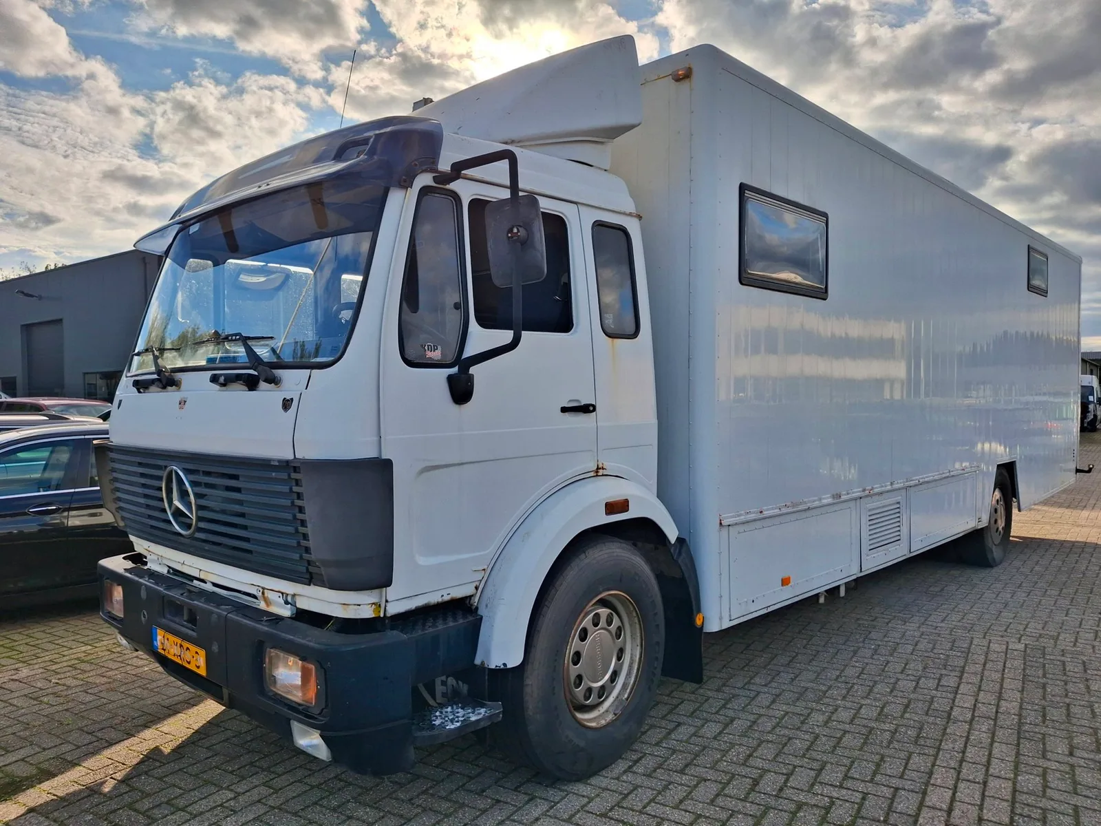 Mercedes-Benz 1217 L (1984) — foto 1