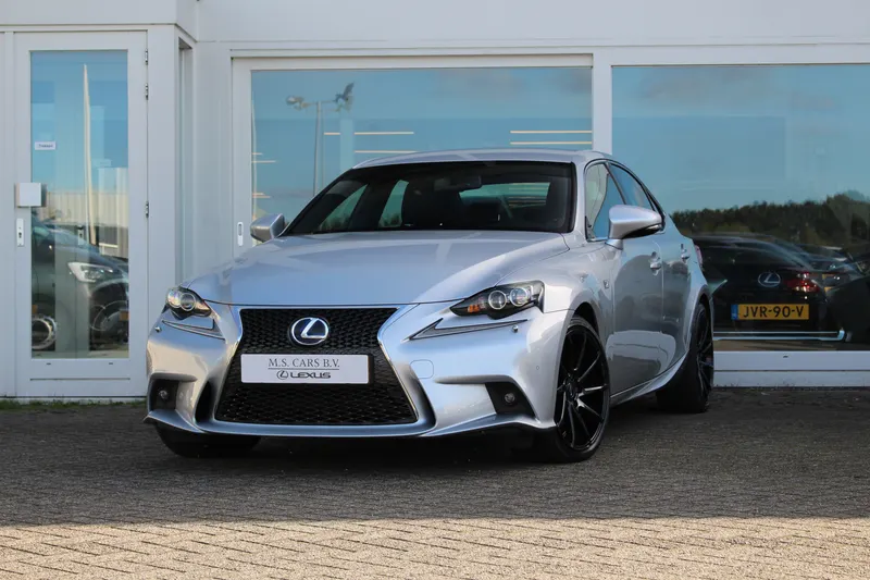 Lexus IS (2013)
