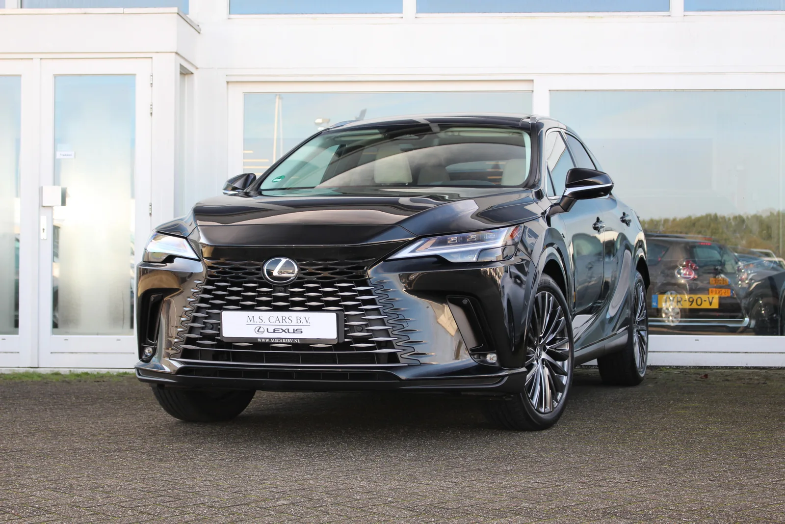 Lexus RX (2023) — foto 1