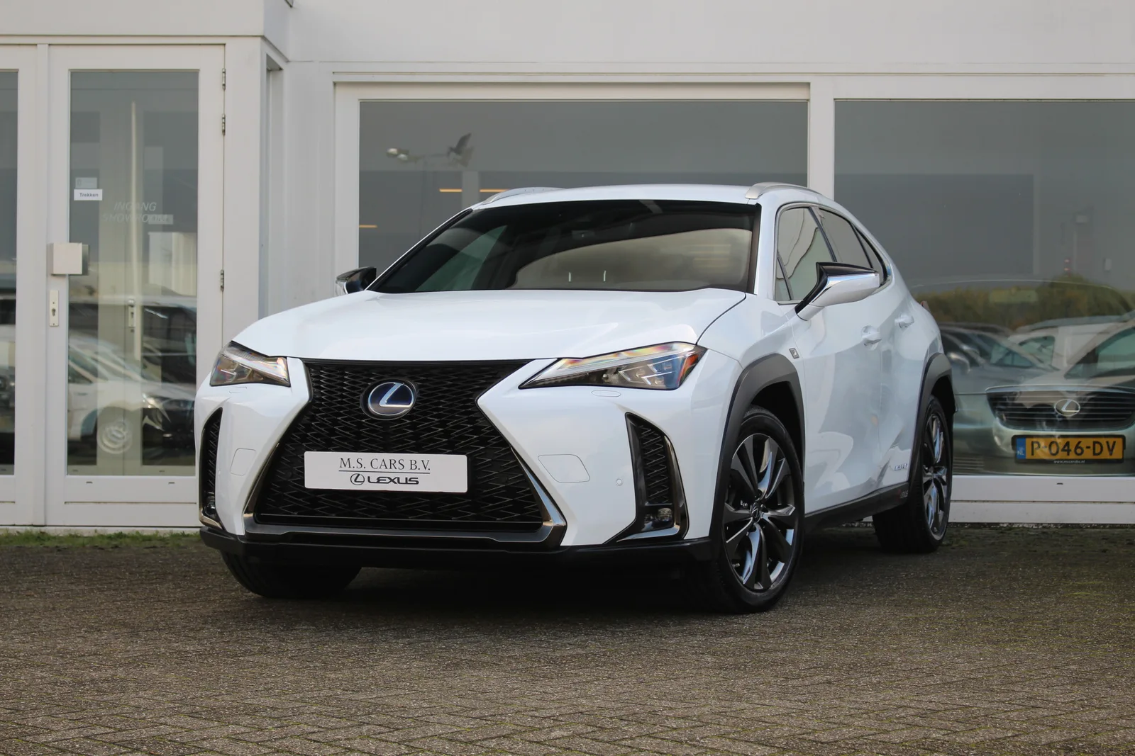 Lexus UX (2019) — foto 1