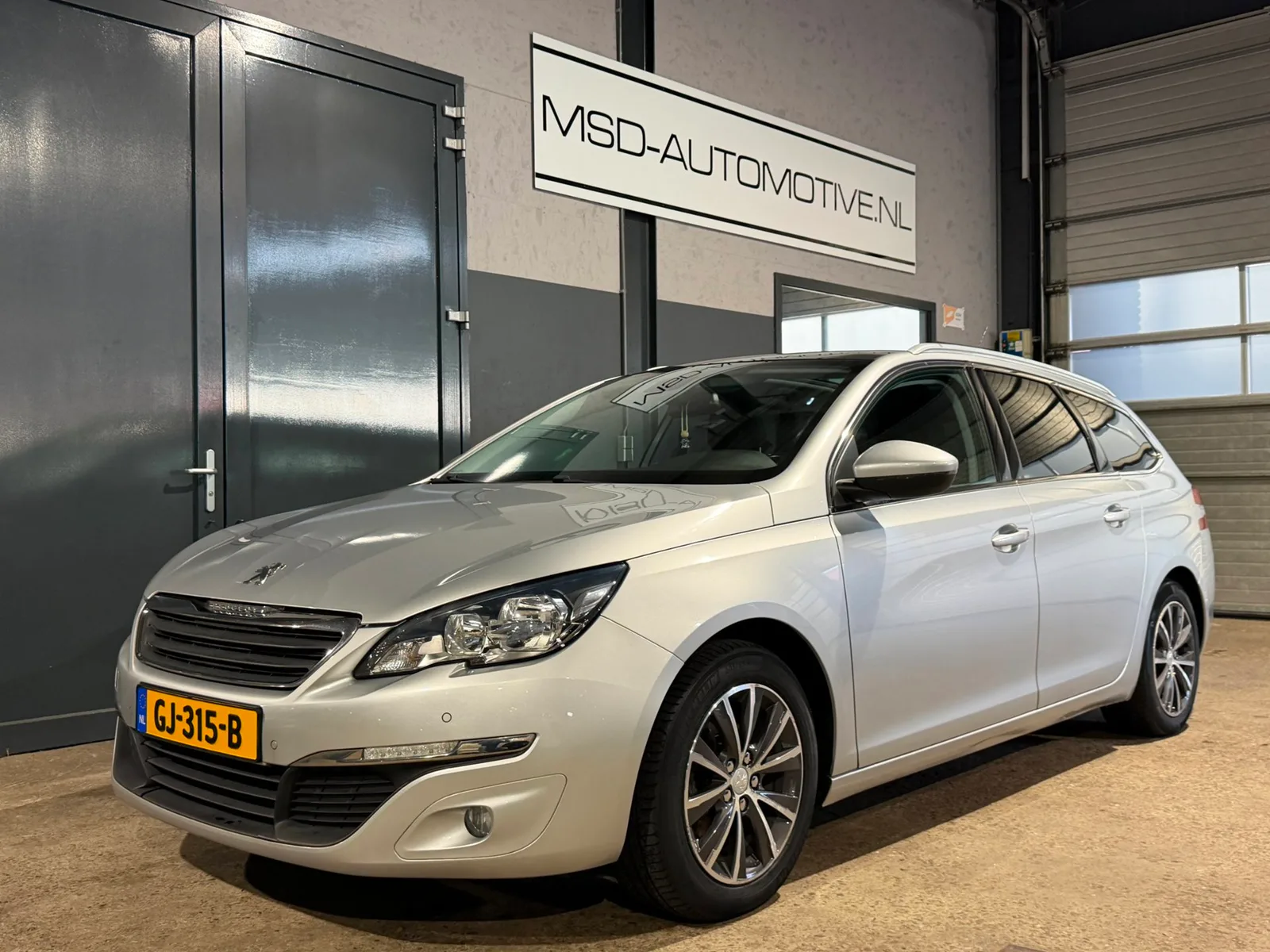 Peugeot 308 (2015) — foto 1