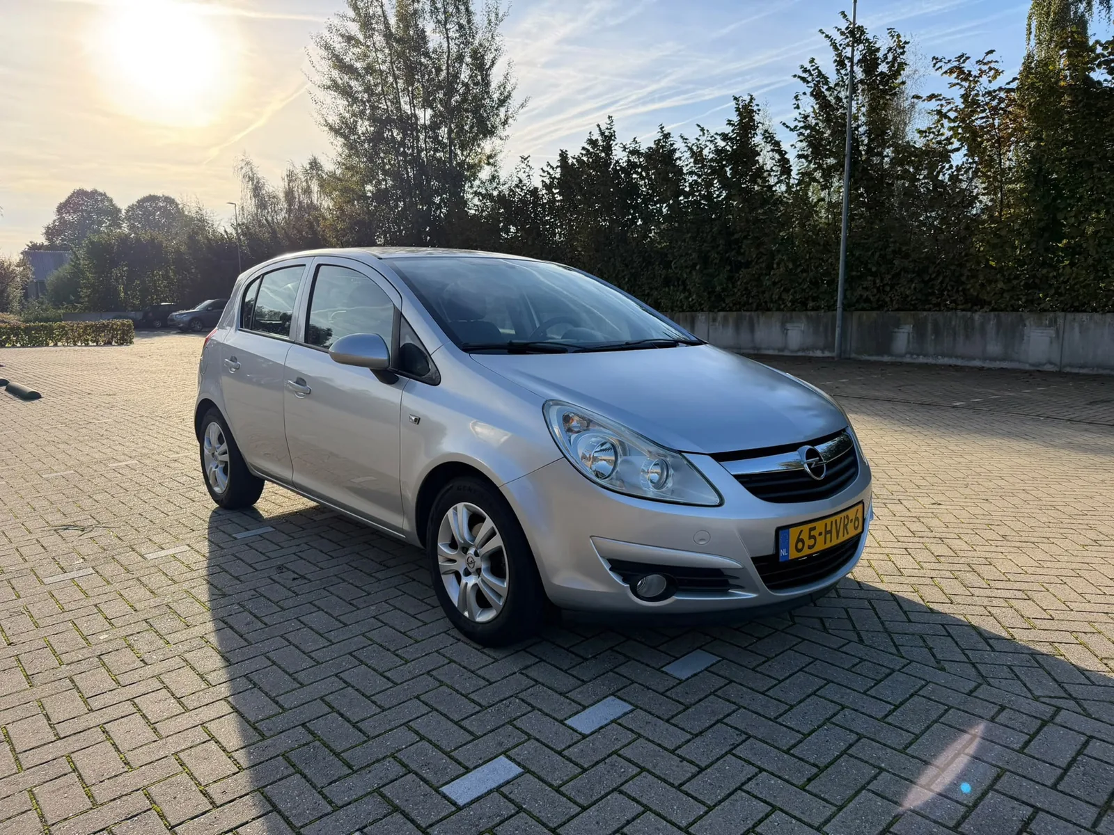 Opel Corsa (2009) — foto 1
