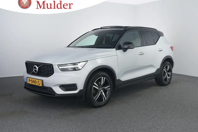 Volvo XC40 (2022)