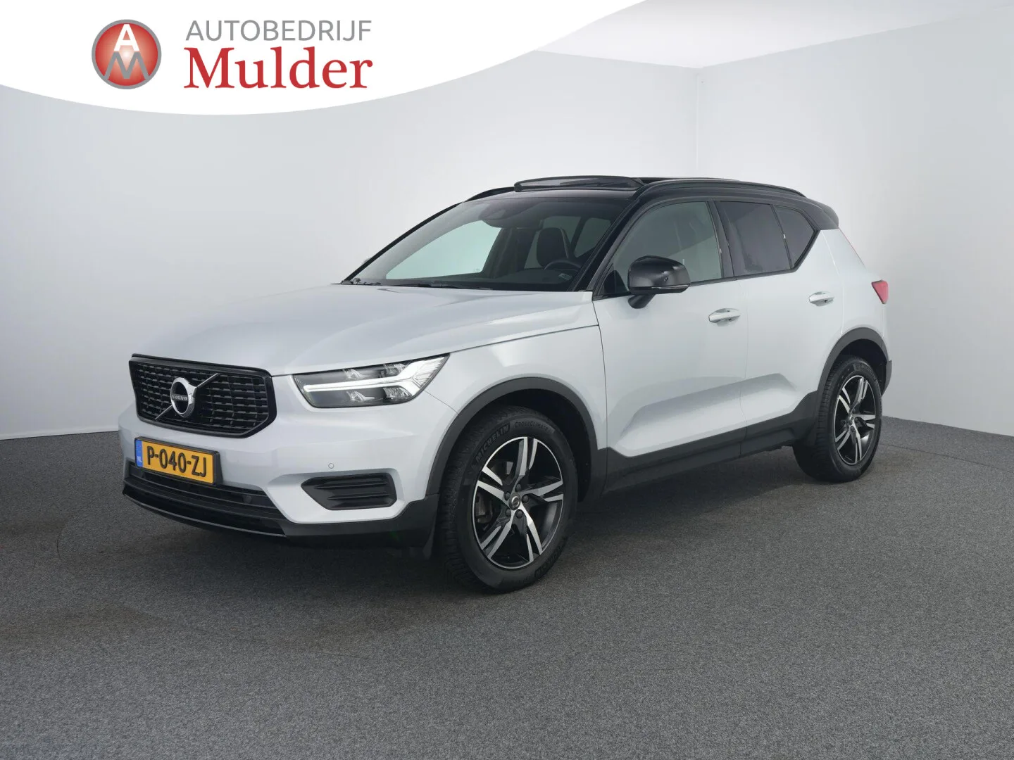 Volvo XC40 (2022) — foto 1