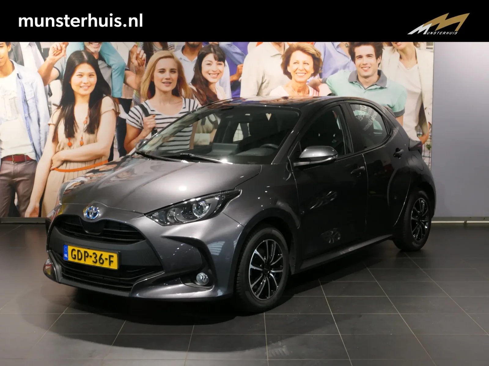 Toyota Yaris (2023) — foto 1