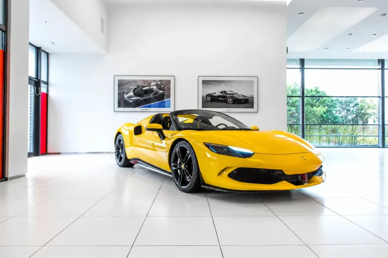 Ferrari 296 GTS (2024)
