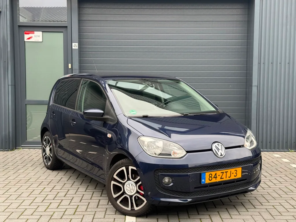 Volkswagen Up! (2013) — foto 1