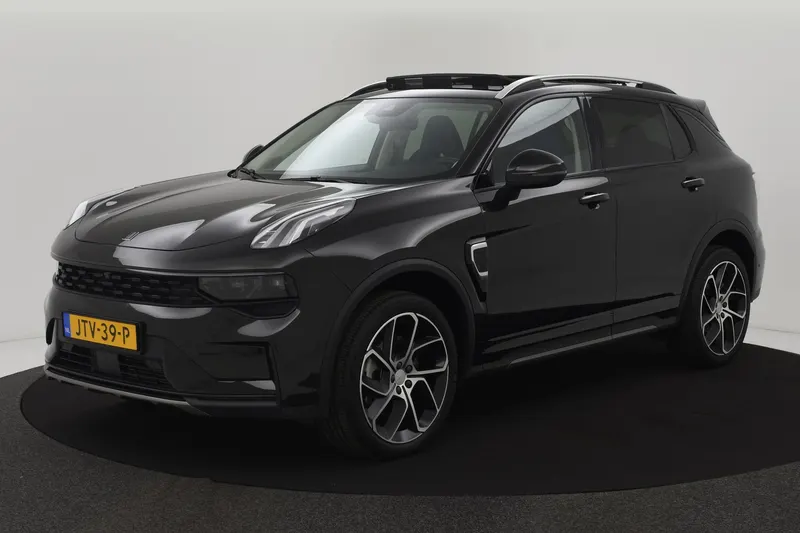 Lynk & Co 01 (2022)