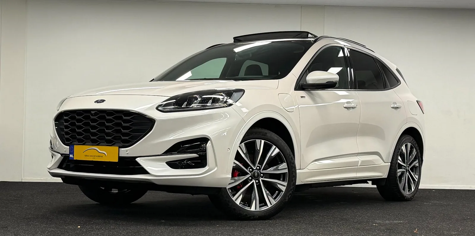Ford Kuga (2022) — foto 1