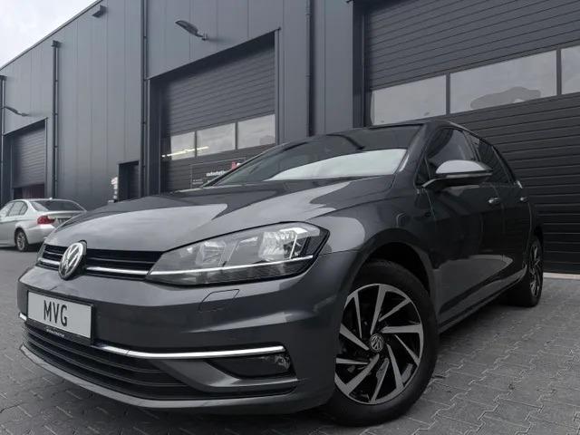 Volkswagen Golf (2018) — foto 1