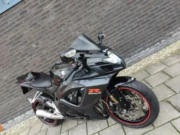 Suzuki GSX-R 750 (2006) — foto 1