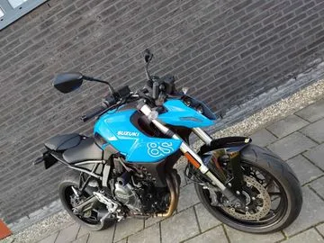 Suzuki GSX-8S (2025) — foto 1