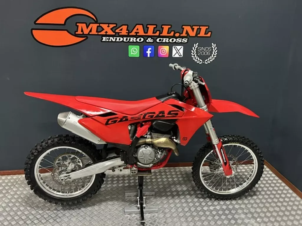 KTM 250 EXC (2025) — foto 1