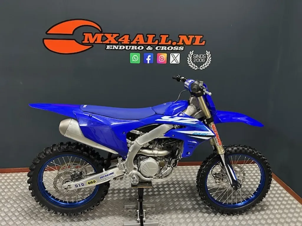 Yamaha YZ 250 F (2025) — foto 1