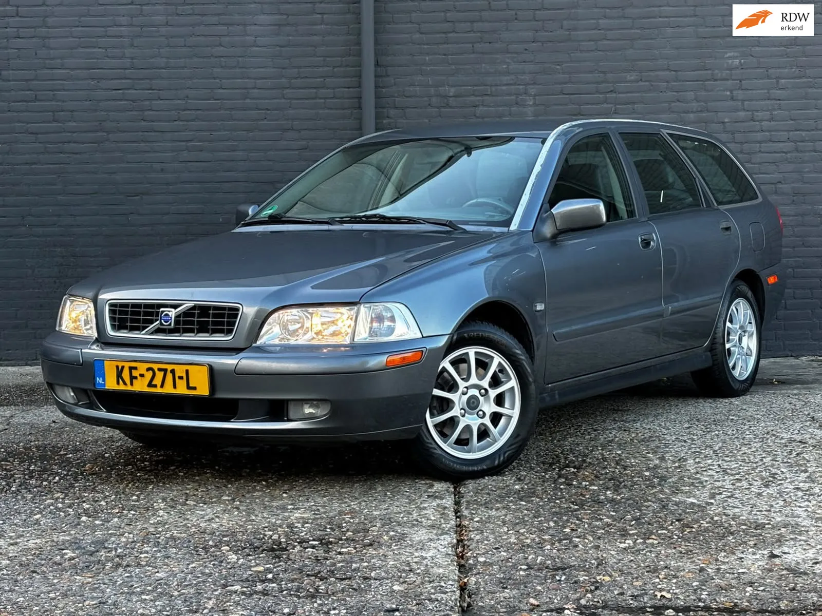 Volvo V40 (2003) — foto 1