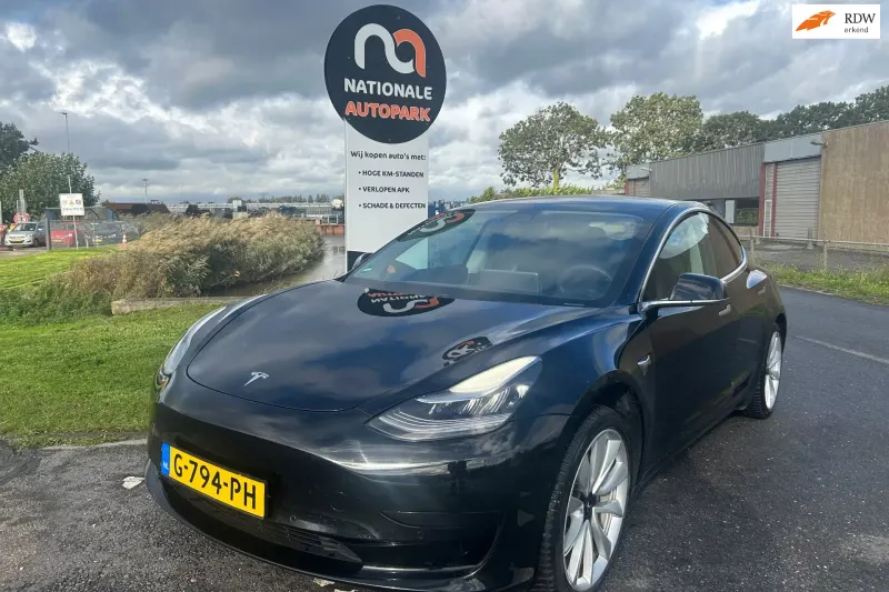 Tesla Model 3 (2019)