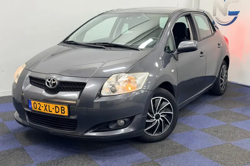 Toyota Auris (2007)