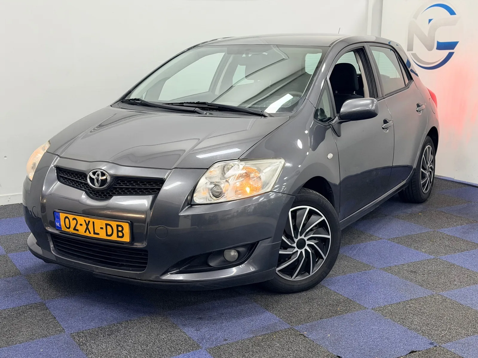 Toyota Auris (2007) — foto 1
