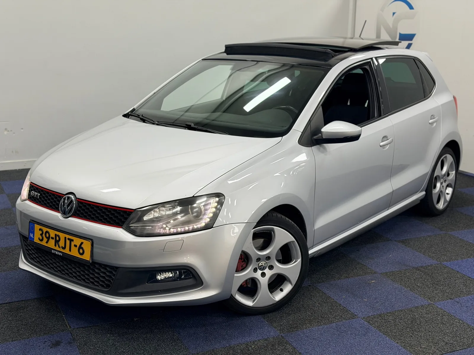 Volkswagen Polo (2011) — foto 1