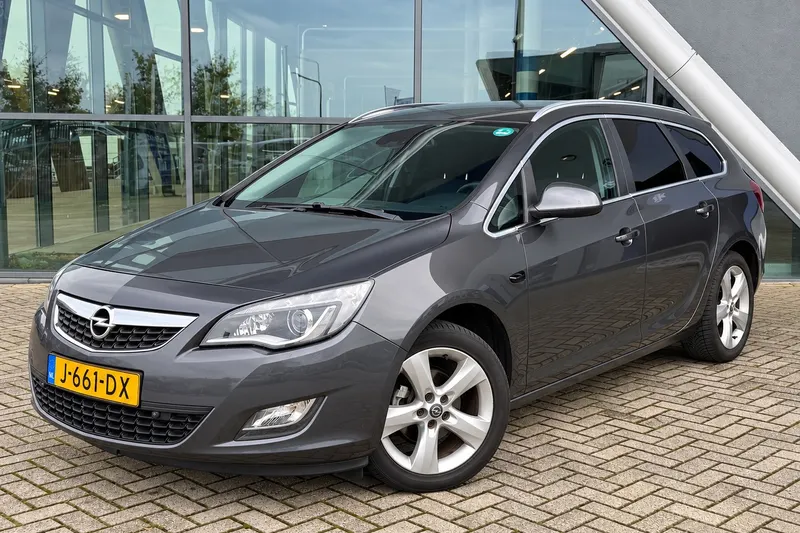 Opel Astra (2010)