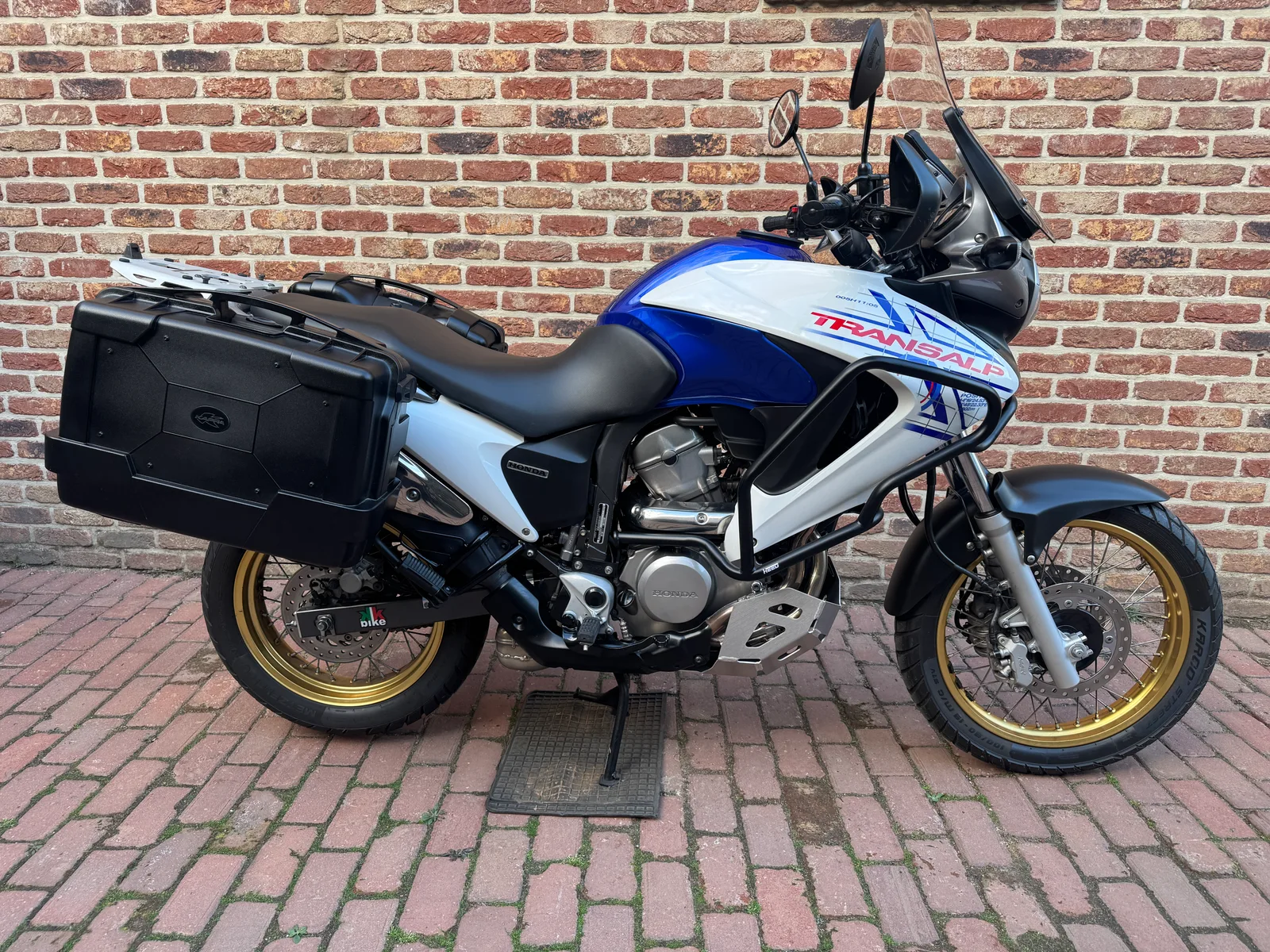 Honda XL 700 v transalp (2012) — foto 1