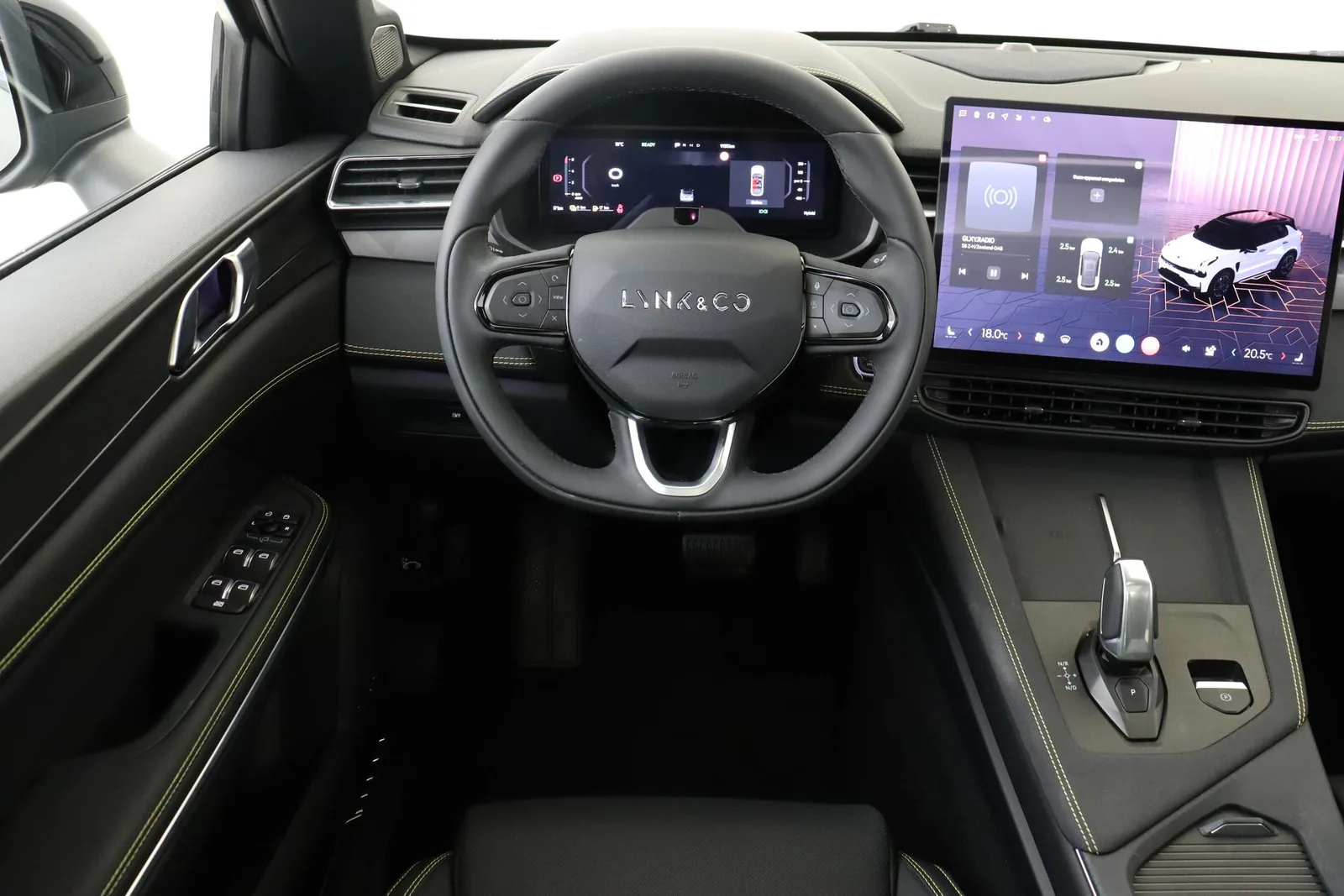 Lynk & Co 01 (2026) — foto 1