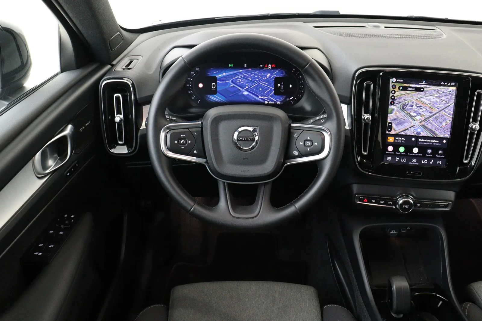Volvo XC40 (2026) — foto 1