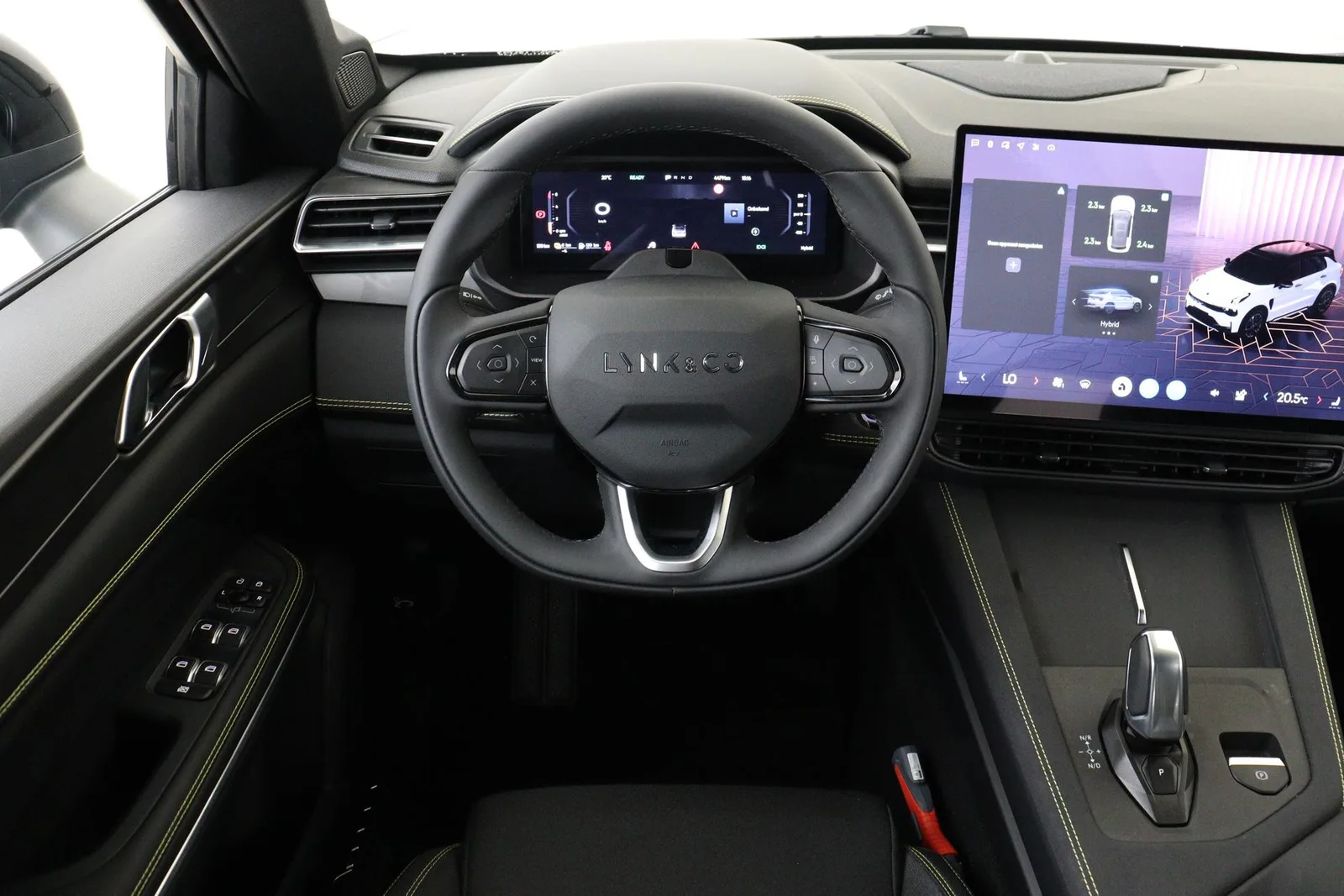 Lynk & Co 01 (2026) — foto 1
