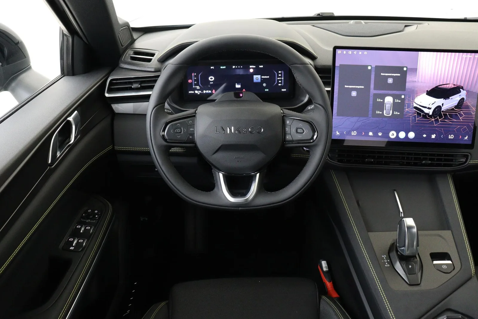 Lynk & Co 01 (2026) — foto 1