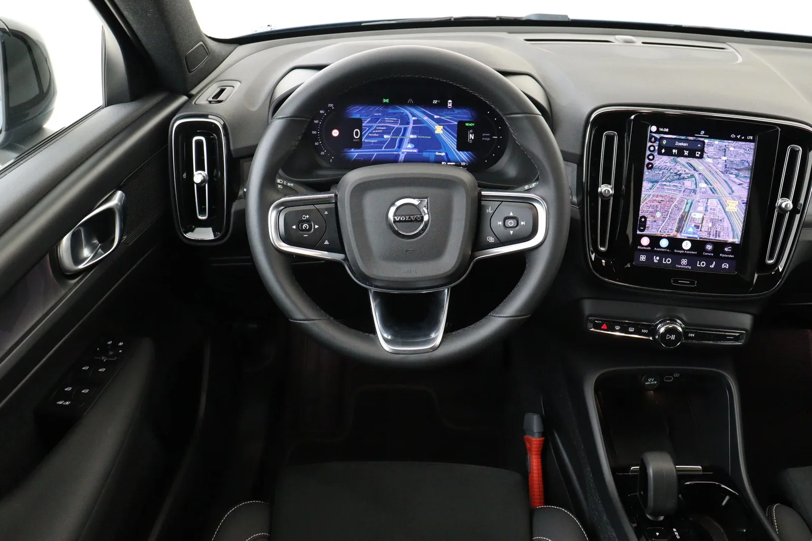 Volvo XC40 (2022) — foto 1