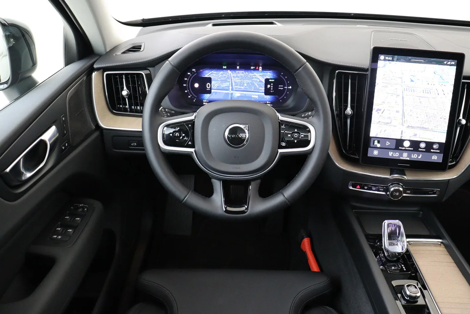 Volvo XC60 (2026) — foto 1