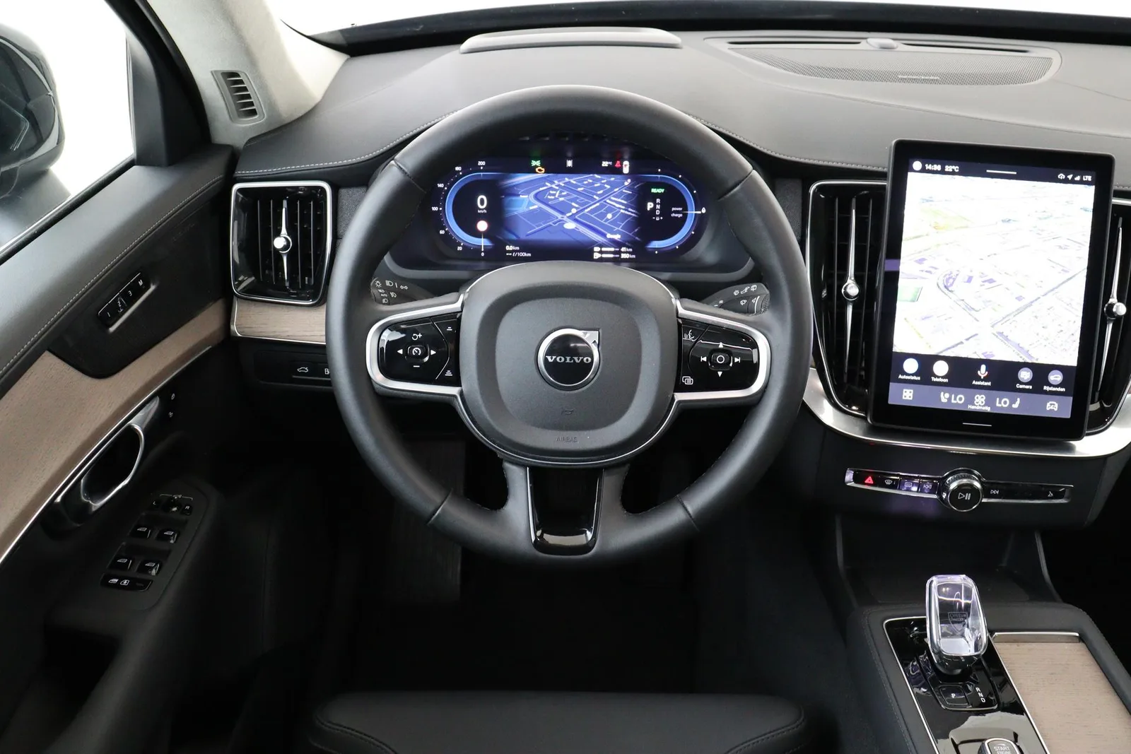 Volvo XC90 (2025) — foto 1