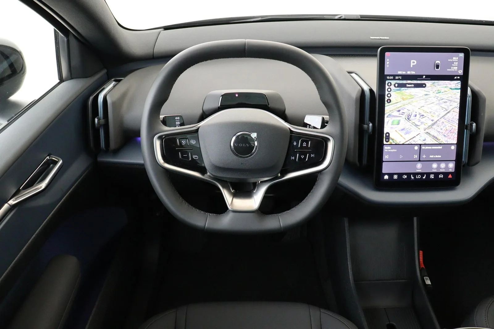 Volvo EX30 (2025) — foto 1