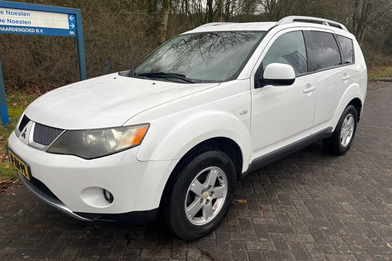Mitsubishi Outlander (2008)