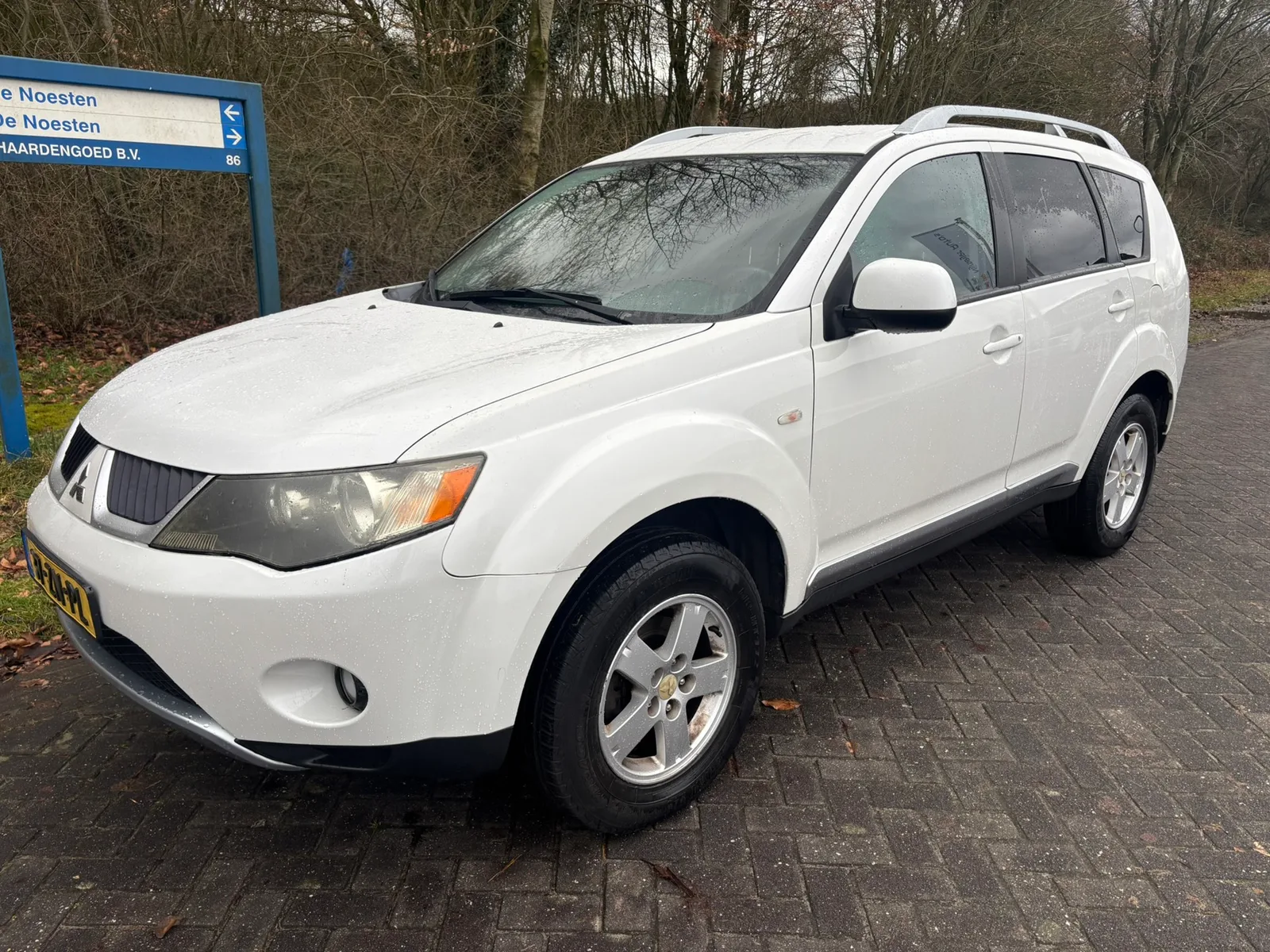 Mitsubishi Outlander (2008) — foto 1
