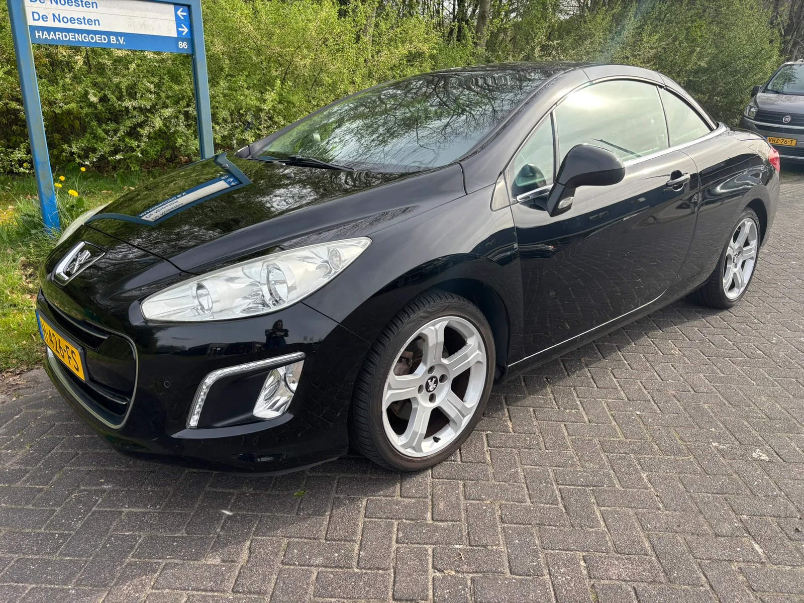 Peugeot 308 (2011) — foto 1