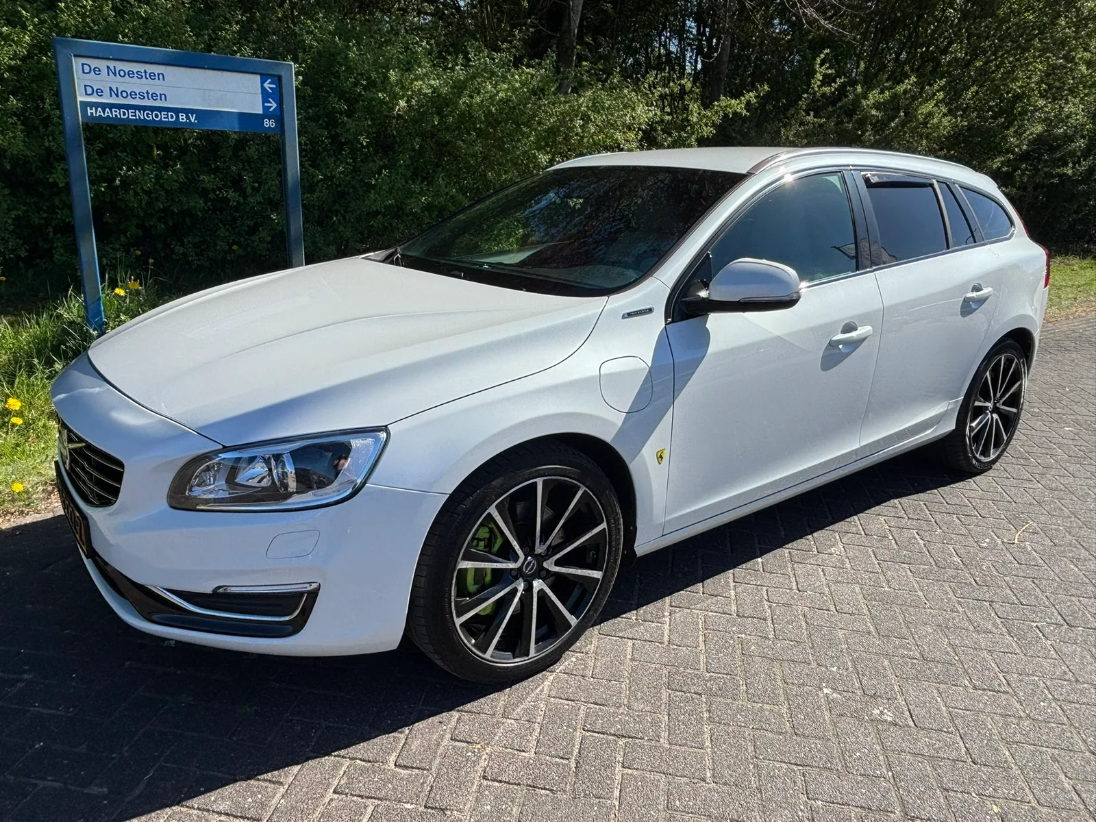 Volvo V60 (2015) — foto 1