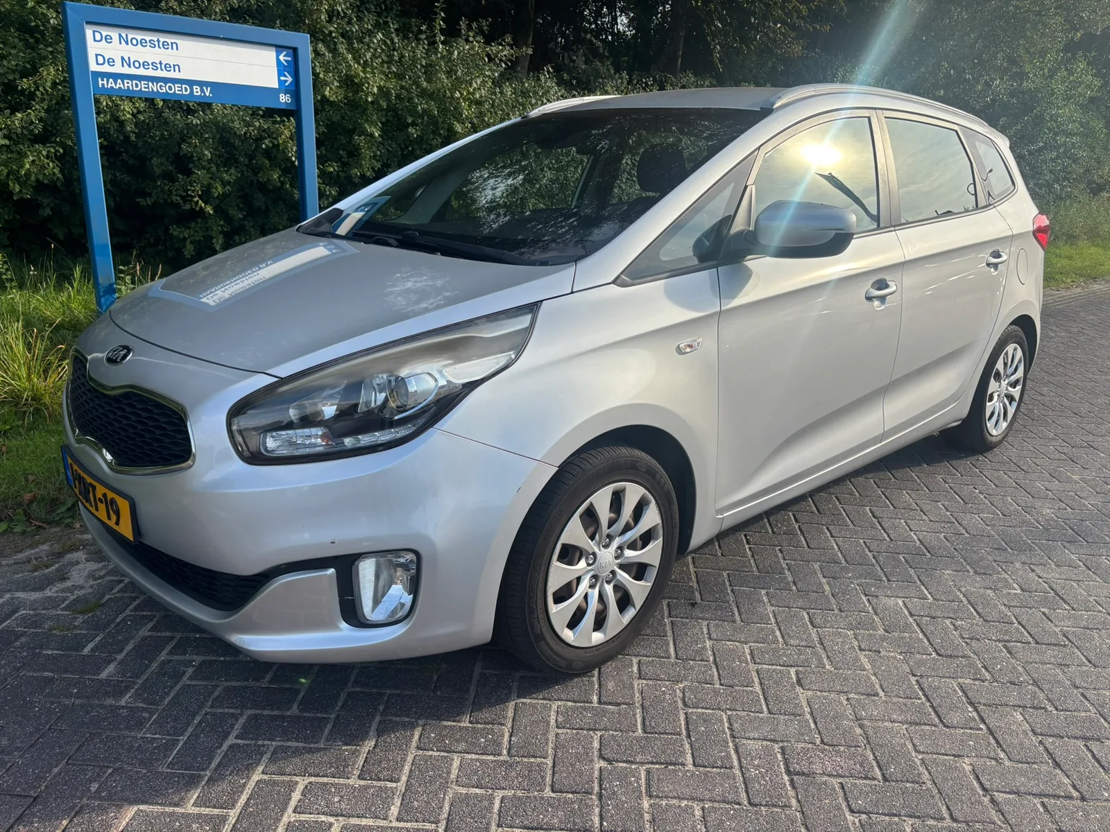 Kia Carens (2014) — foto 1