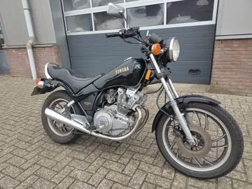 Yamaha XS 400 (1993) — foto 1