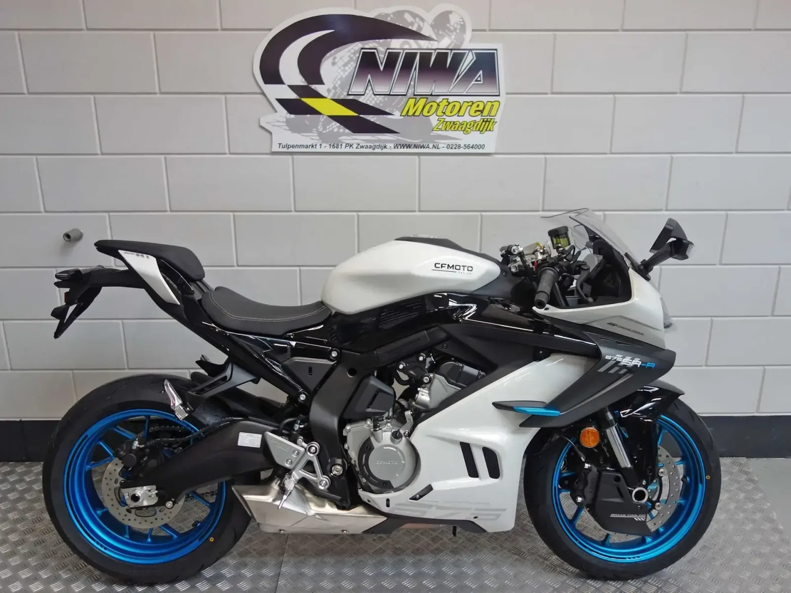 CFMoto 675 SR-R (2026) — foto 1