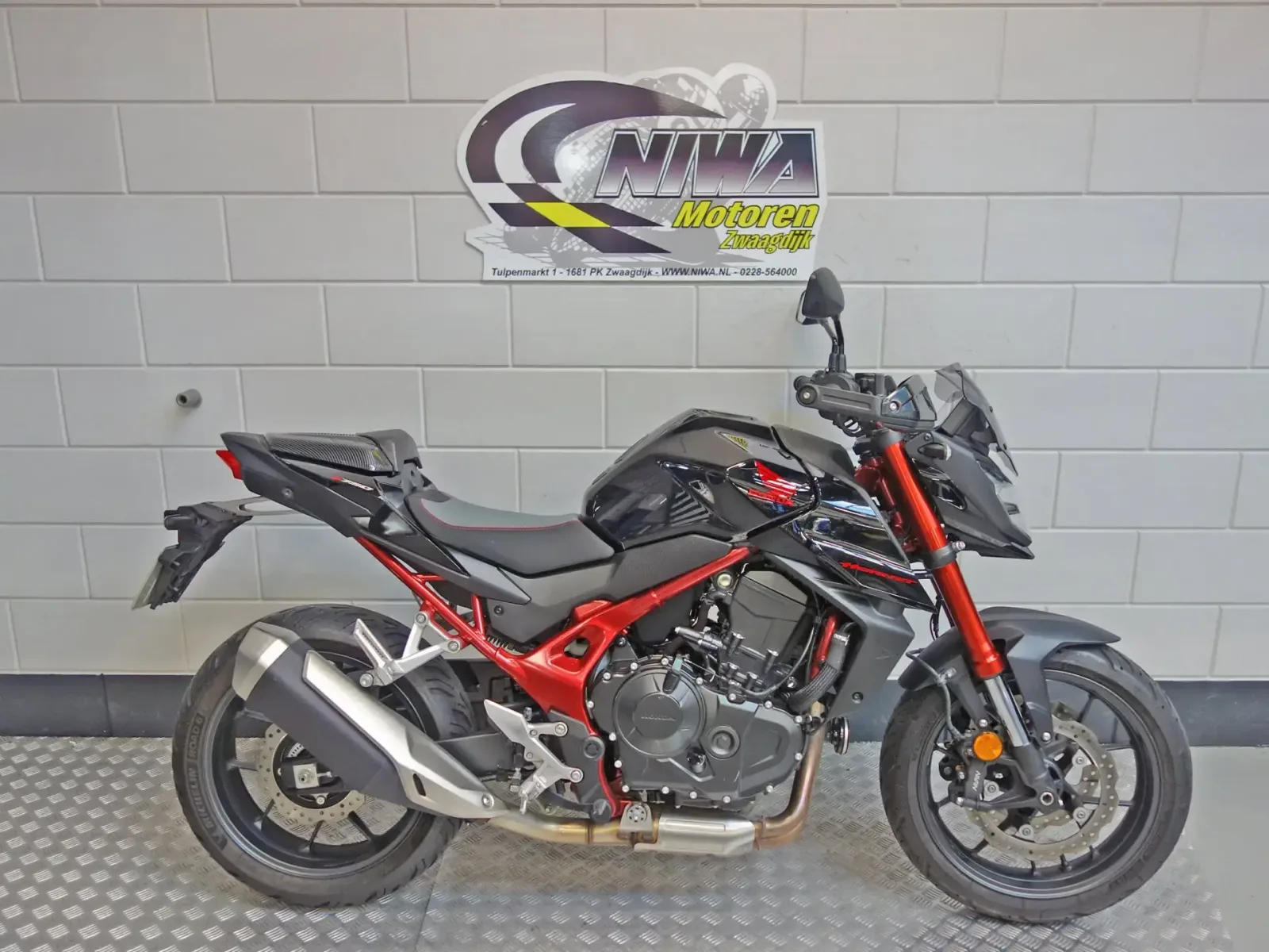 Honda CB 750 Hornet (2024) — foto 1
