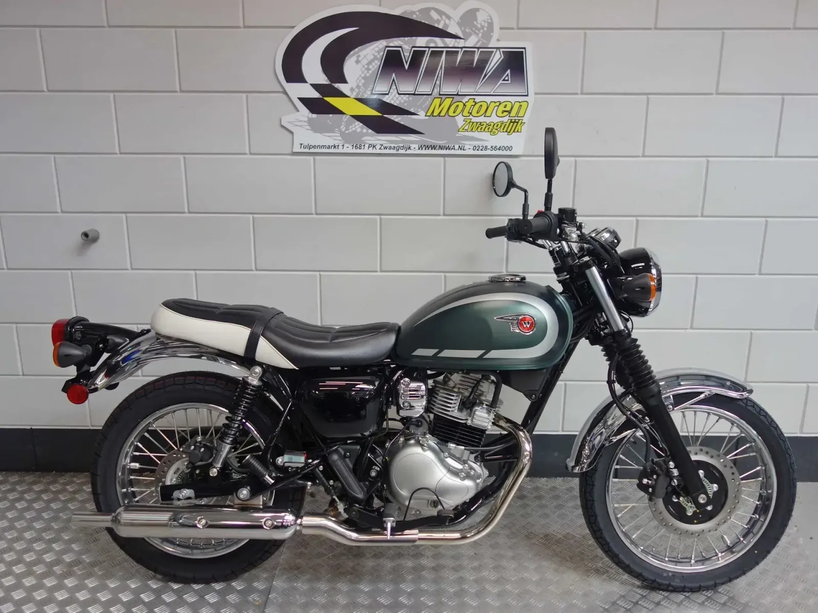 Kawasaki W 230 (2026) — foto 1