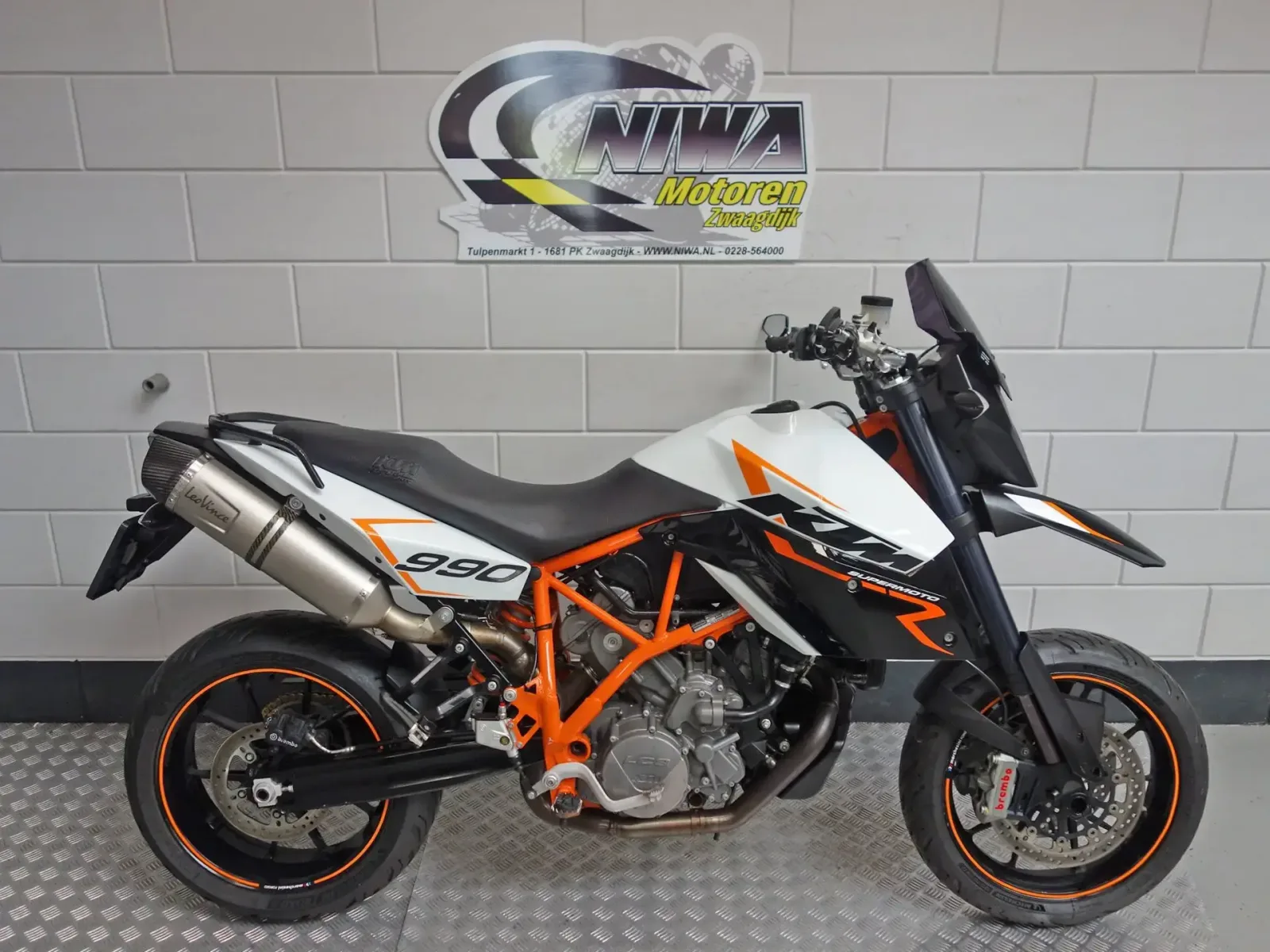 KTM 990 Supermoto R (2011) — foto 1