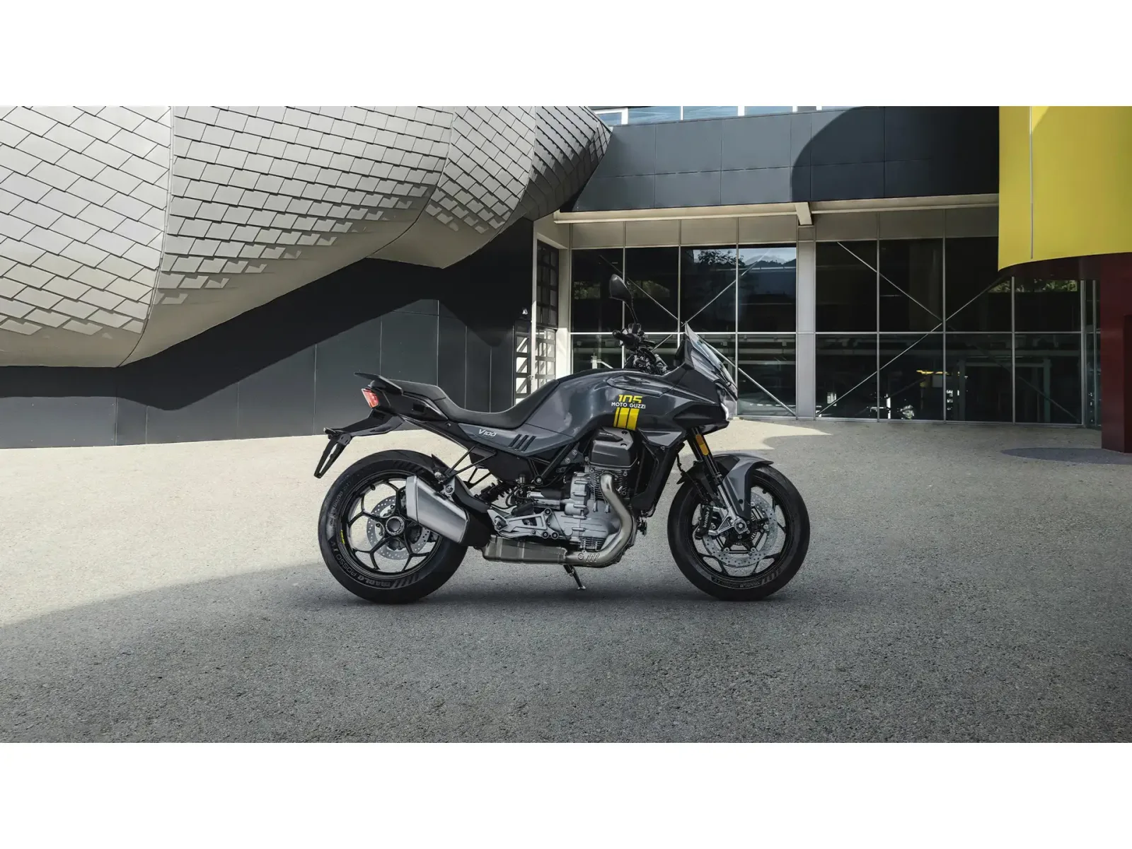 Moto Guzzi V 100 Mandello (2026) — foto 1