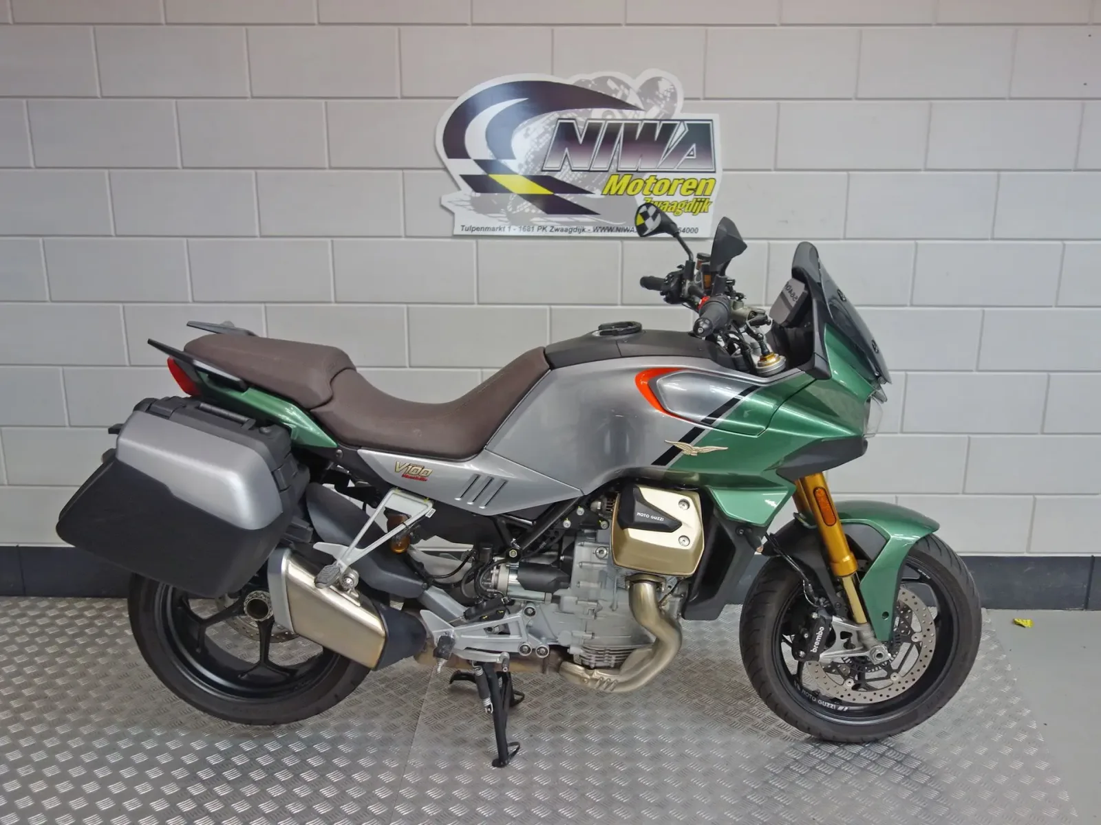 Moto Guzzi V 100 Mandello S (2024) — foto 1