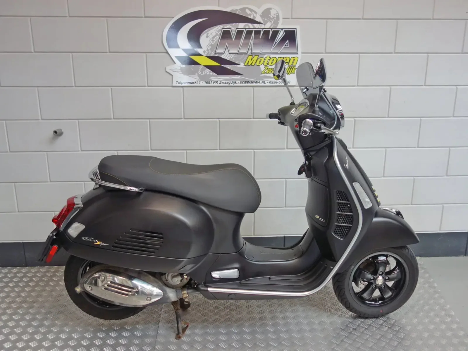 Vespa GTS 300 (2022) — foto 1