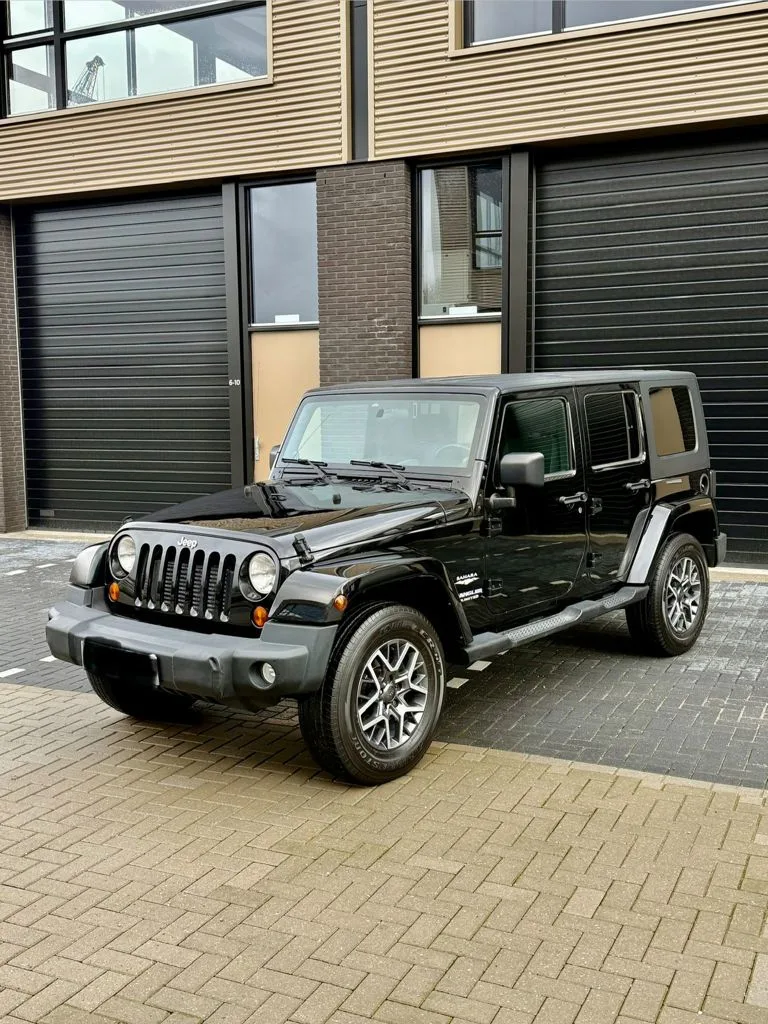 Jeep Wrangler (2010) — foto 1