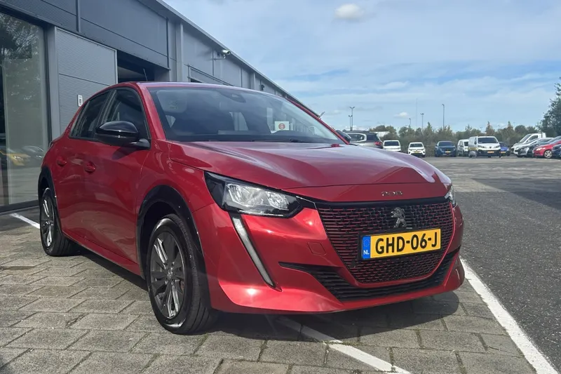 Peugeot e-208 (2023)