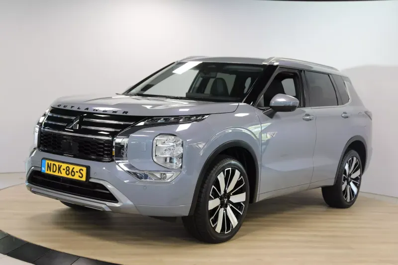 Mitsubishi Outlander (2025)