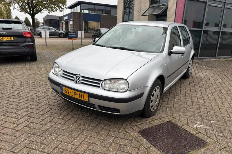 Volkswagen Golf (2002)